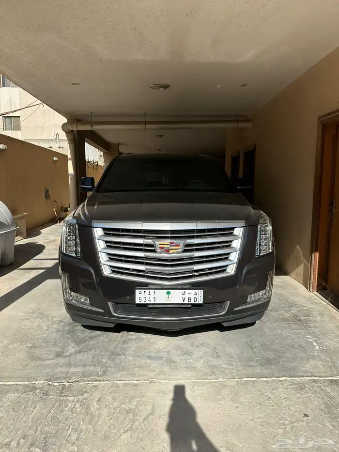 للبيع قاعده لوحه مع الإيطار تركب اغلب السيارات 1