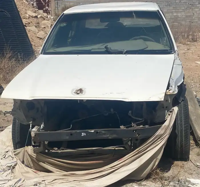 عندي سيارة تشليح كرون الموديل 98 9