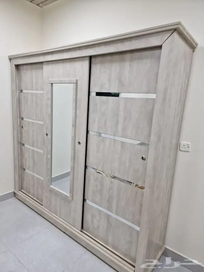 غرف نوم متينه من الخشب الخالص التفاصيل على الموقع 2