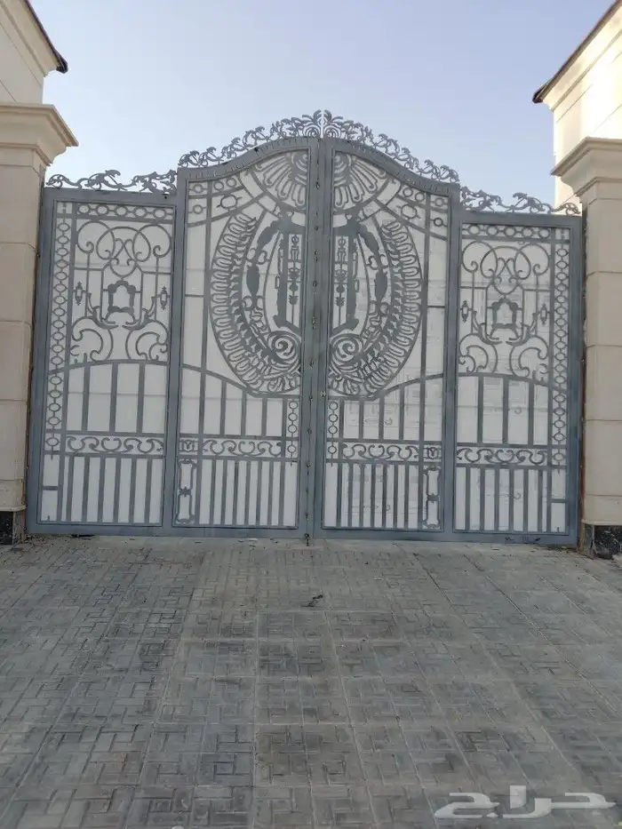 باب حديد لزر دربزىن شباب  مزله ساوتر المنيوم 1