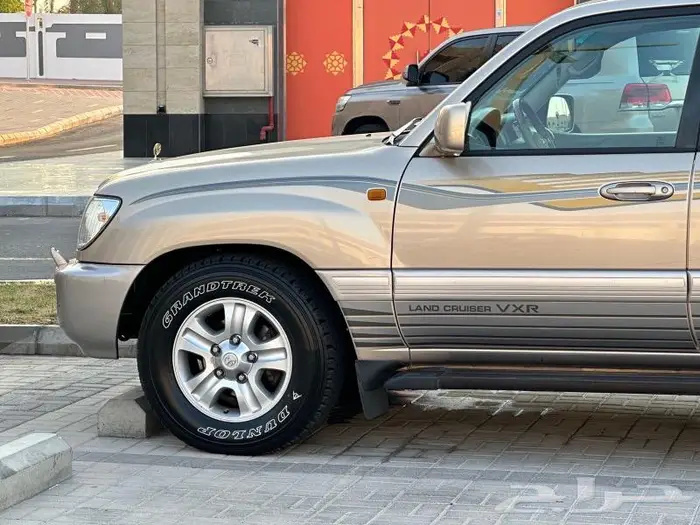 لاندكروزر VXR V8 2005 ( تم البيع ) 4
