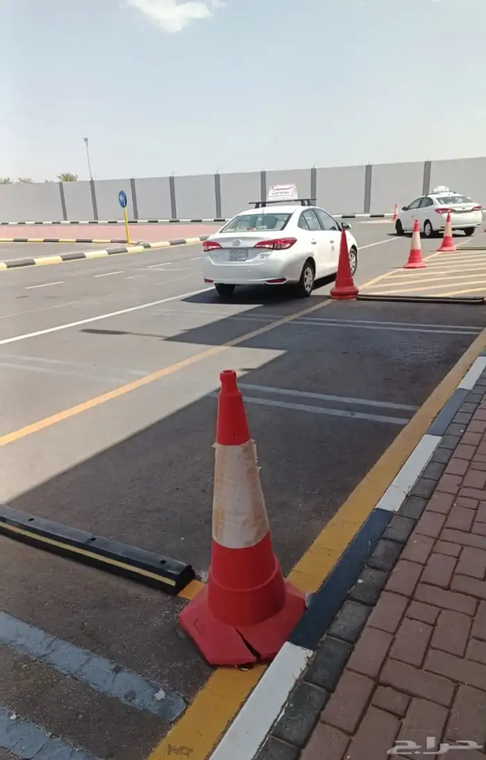 تعليم القيادة السيارة 1