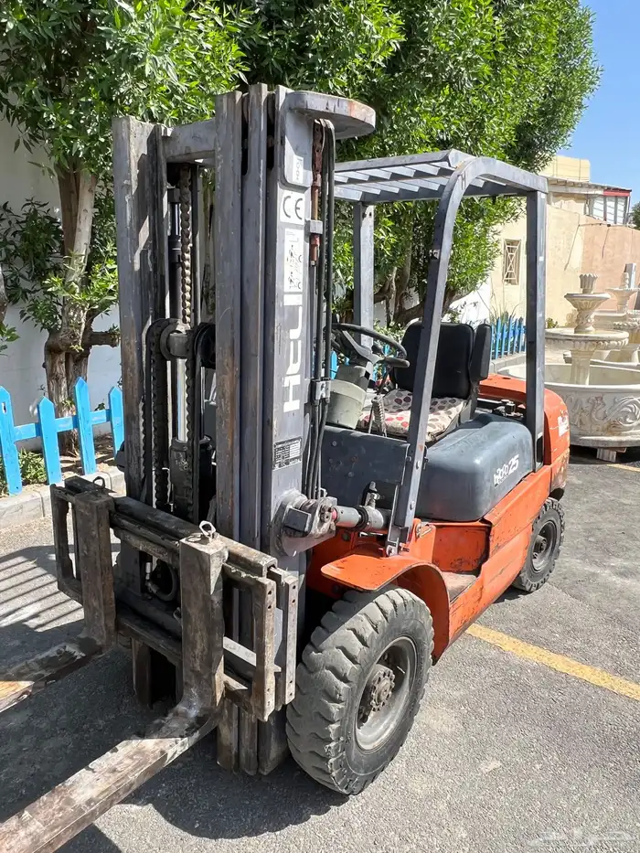 فوركلفت هيلي مكينة ايسوزو للبيع 1