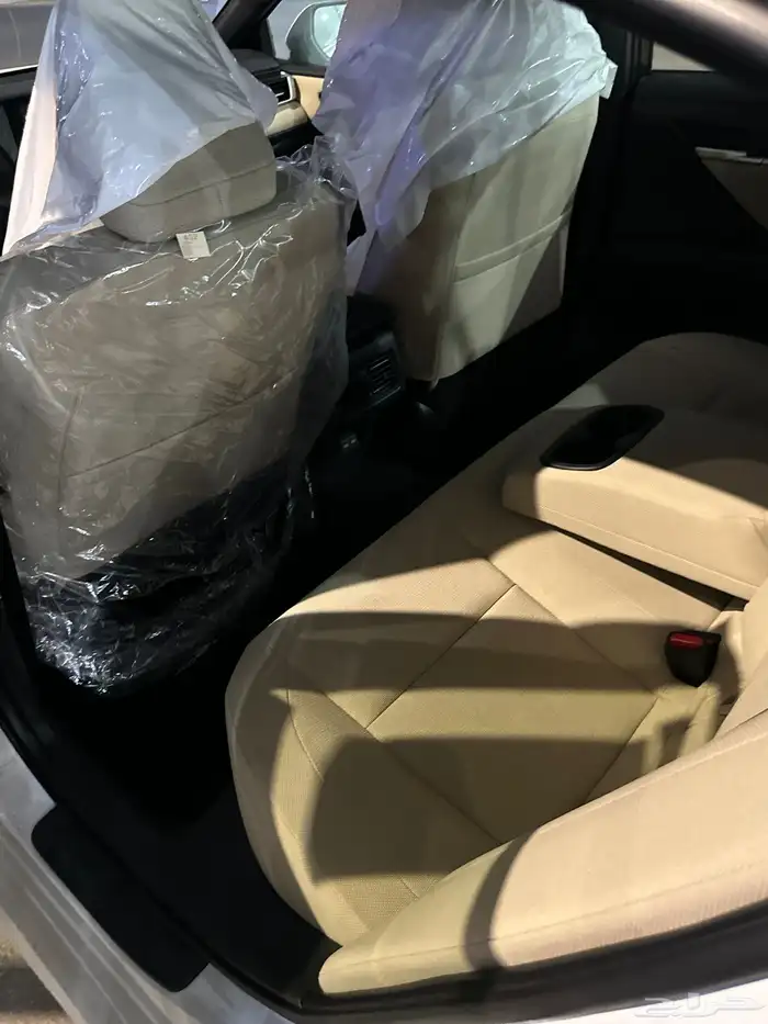 كامري 2025 ( E ) استاندر سعودي لدي معرض القعدي للسيارات 11