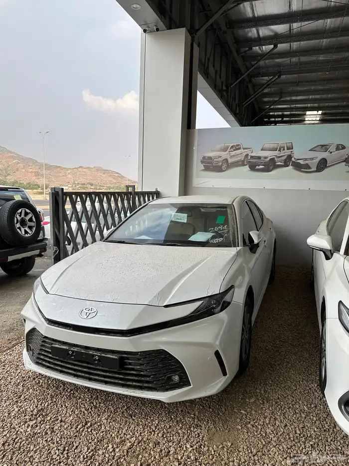 كامري 2025 E بنزين اصفار لوحه السعر 112 محايل 36