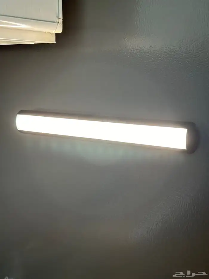 انارة جدارية متنقله على الشحن 7