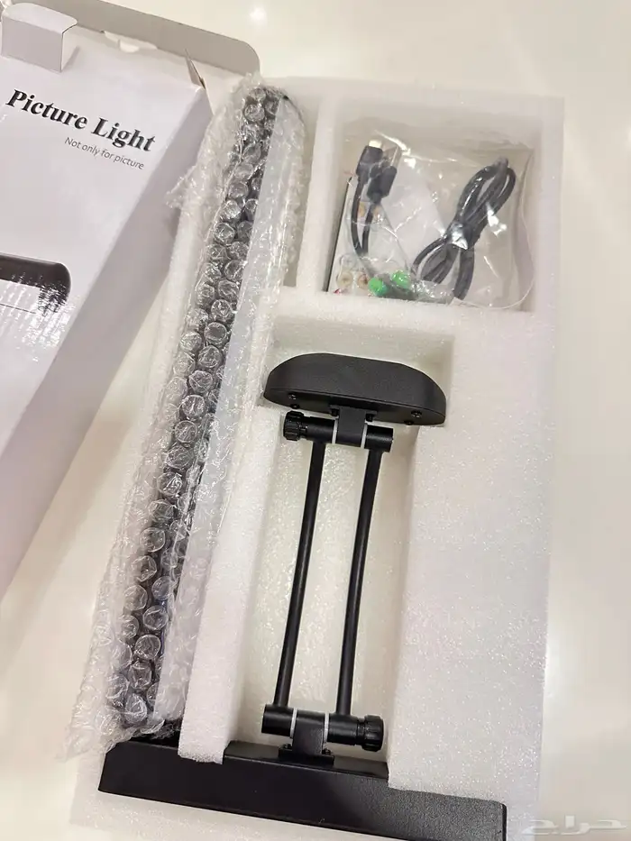 انارة جدارية متنقله على الشحن 2