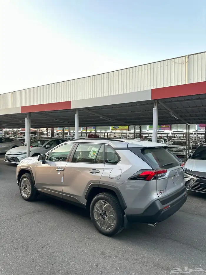 تويوتا راف فور XLI بنزين 2024 كاش وتقسيط 7