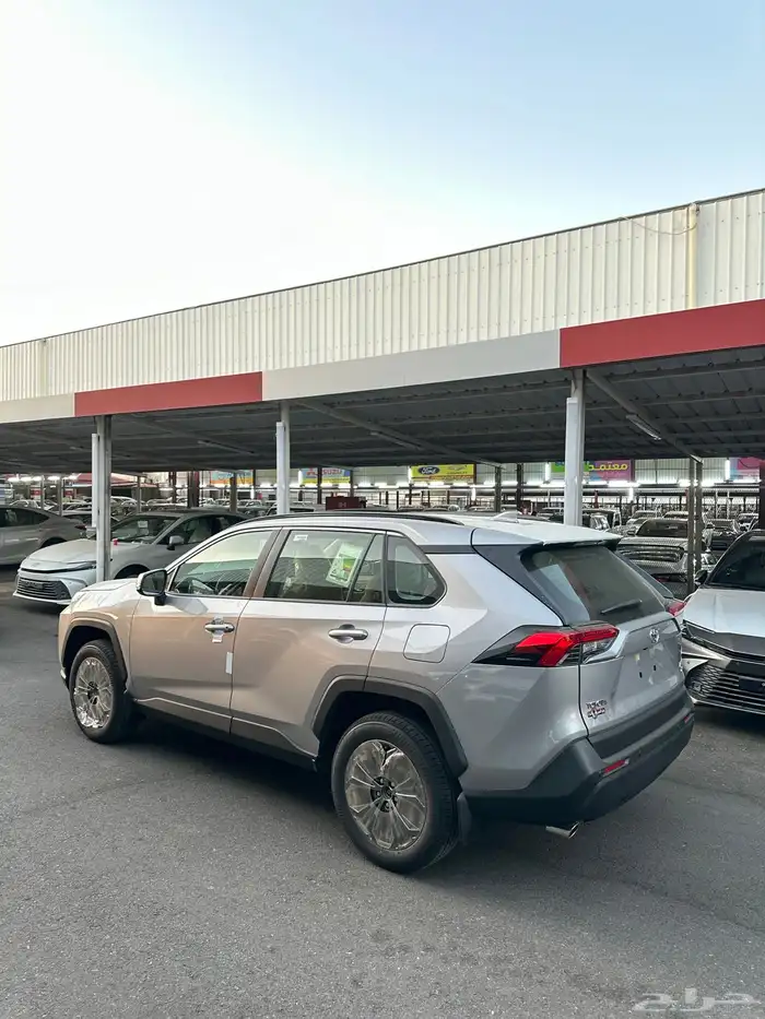 تويوتا راف فور XLI بنزين 2024 كاش وتقسيط 6