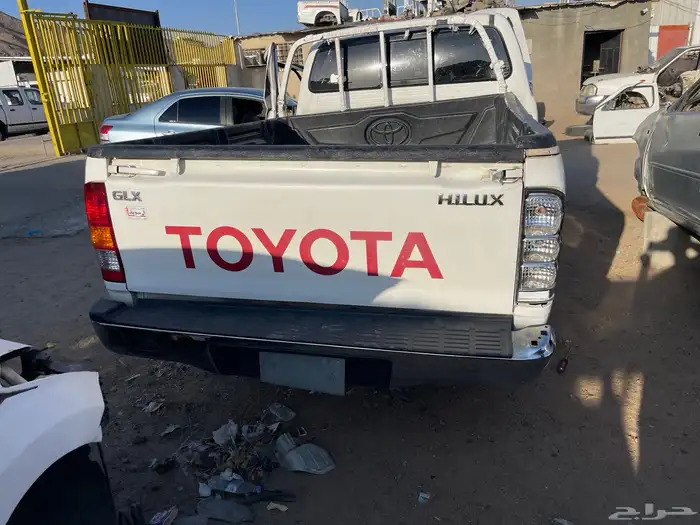 يتوفر لدينا قطع غيار هايلوكس 2008 6