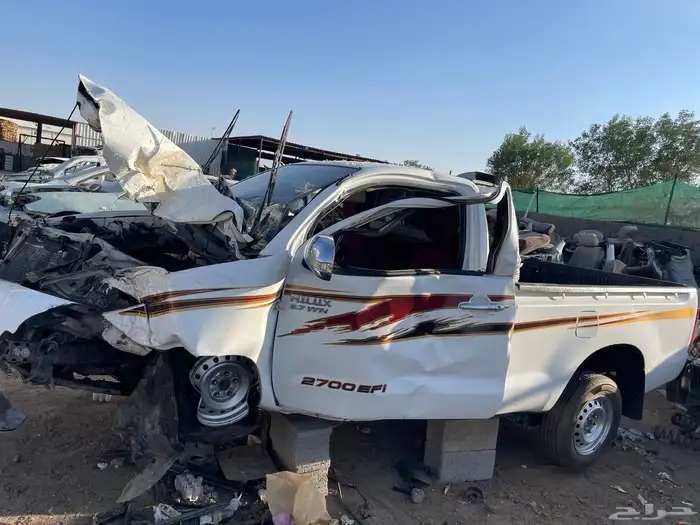 يتوفر لدينا قطع غيار هايلوكس 2008 0