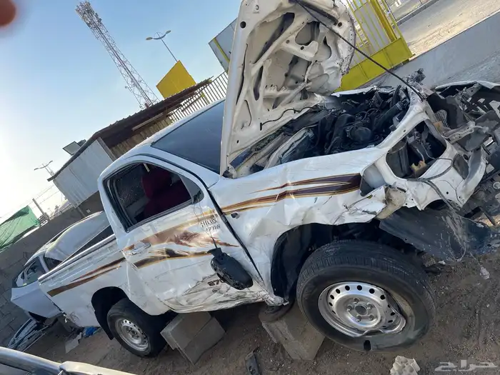 يتوفر لدينا قطع غيار هايلوكس 2008 2