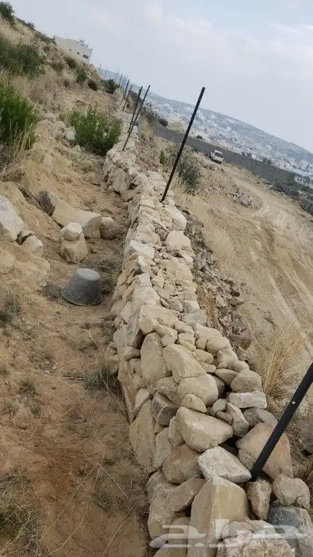 معلم حجر سغير كبير تحويط جدران بكلين 0