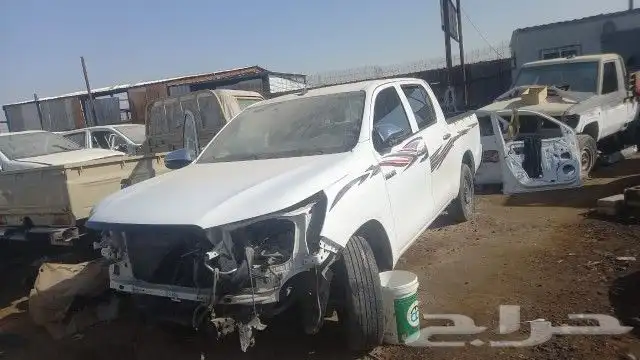 قطع غيار تويوتا هايلوكس يوجد شحن لكل المناطق 4