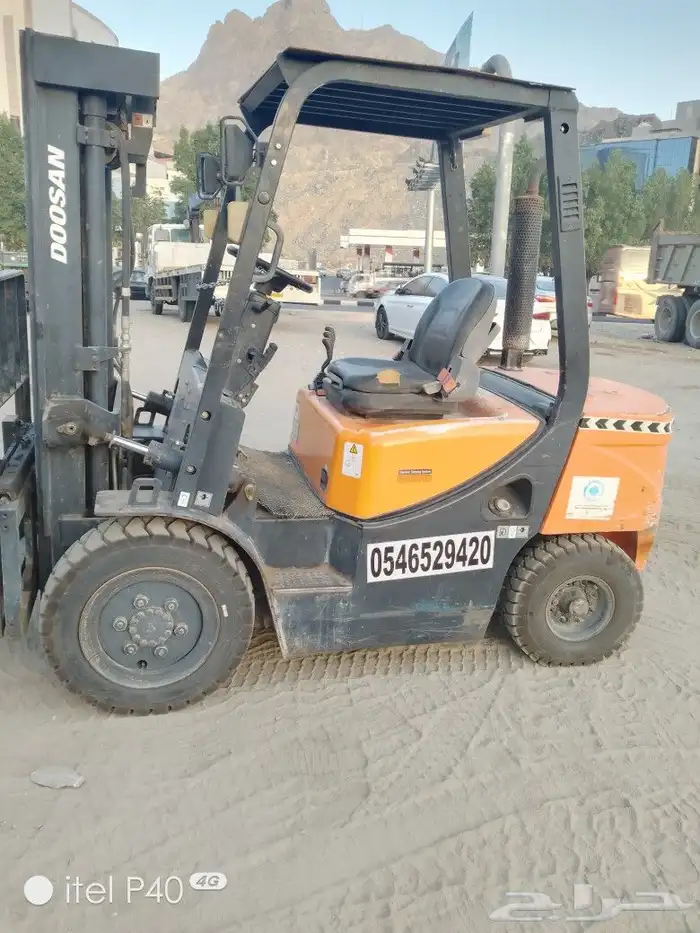 فور لفت رافعه شوكيه ثلاثه طن. للايجار يومي شهري 0