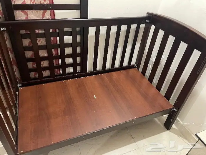 سرير أطفال حالة جيده جدا 0