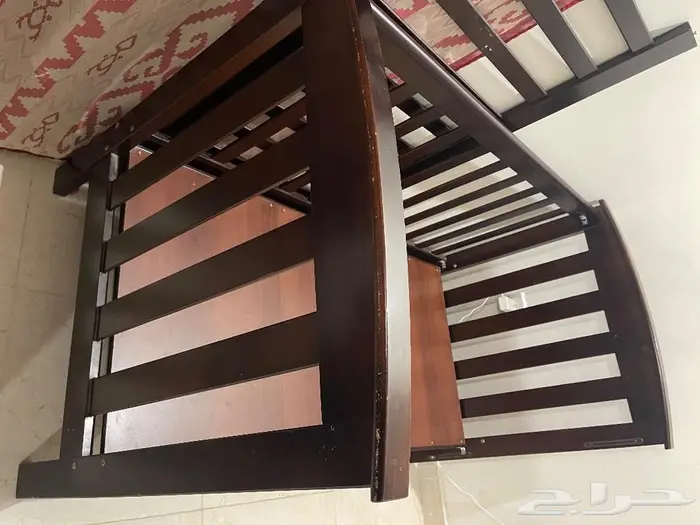 سرير أطفال حالة جيده جدا 1