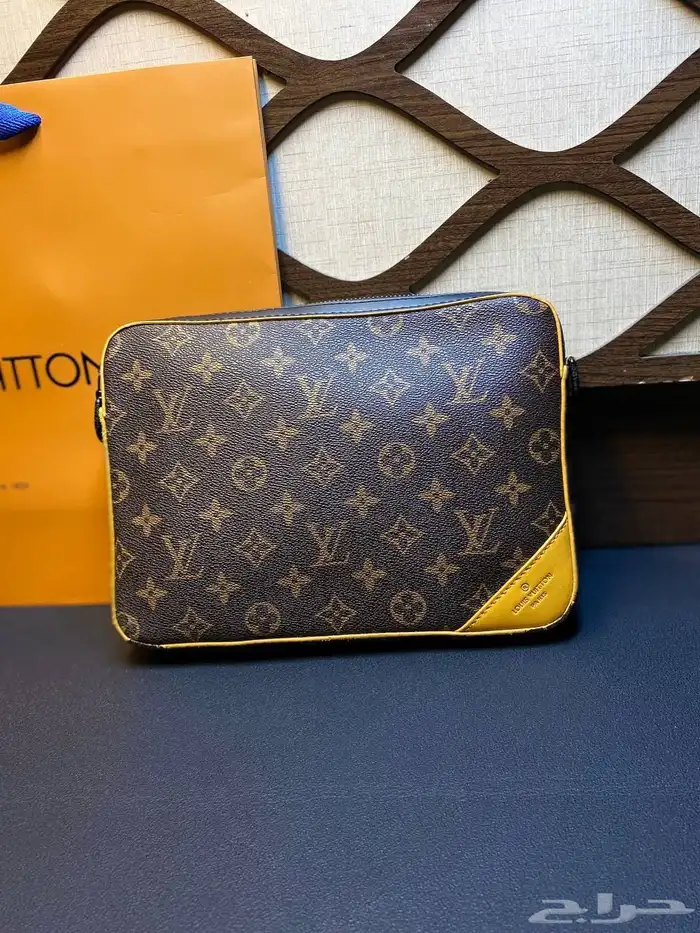 شنط يد رجاليه لويس فيتون 18