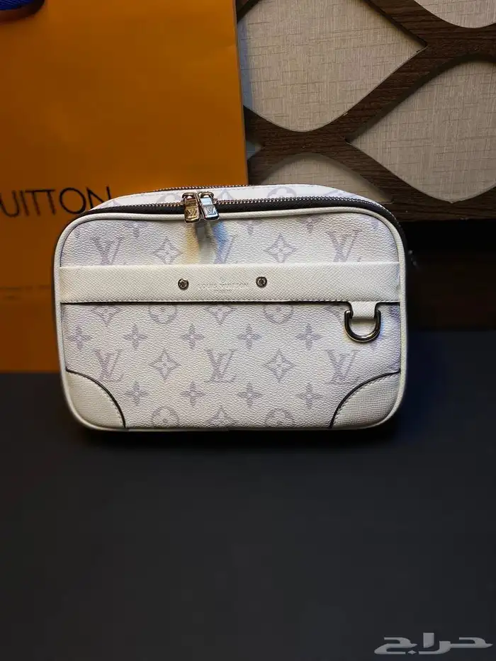 شنط يد رجاليه لويس فيتون 17
