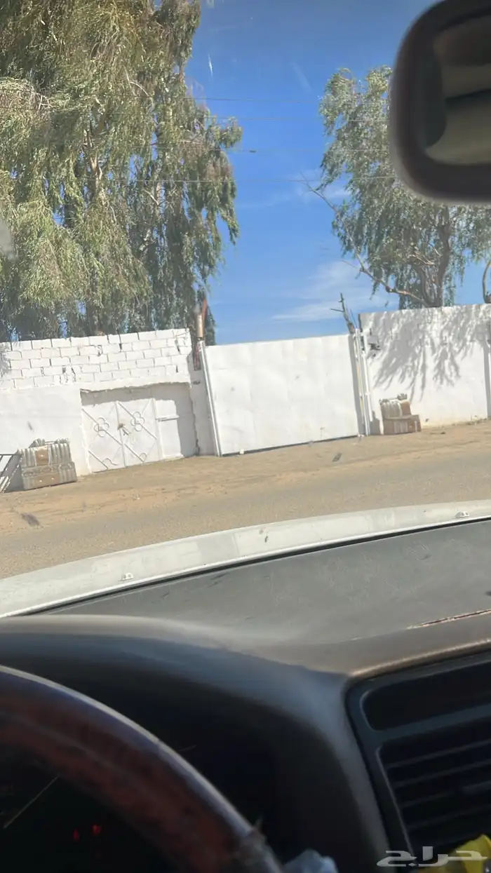 مطلوب مكنيكي وسمكري ودهان للعمل بورشه يوجد سكن وسياره خاصه 0