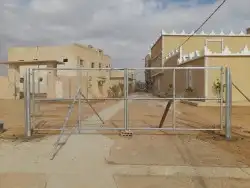 تسوير المزارع والأراضي البيضاء وتركيب شبوك الملاعب 0