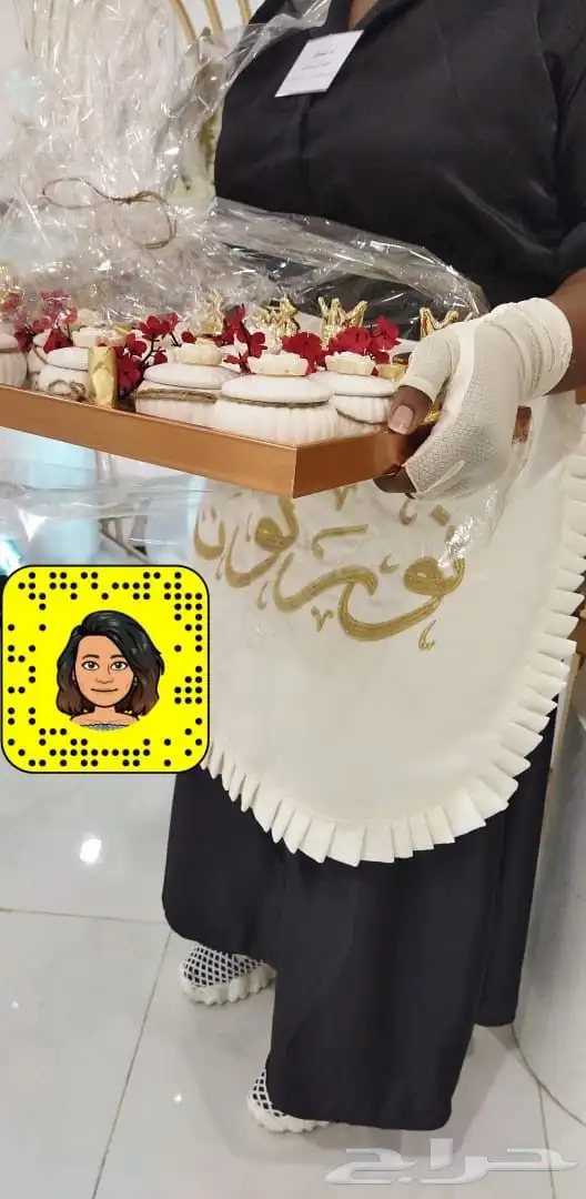 مضيفات وصبابات بزي موحد أسعار في متناول الجميع 1