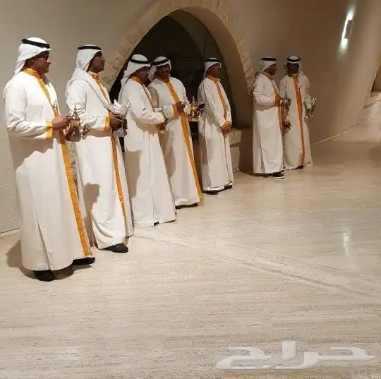 تأجير كنب طاولات طعام جلسات قهوجين شاشات مكاتب اناره الرياض 8