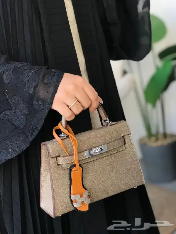 شنط أرقى الماركات وأقل الأسعار جملة ومفرق 47