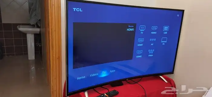 شاشة منحية TCL 48 بوصة بحالة ممتازة للبيع 7