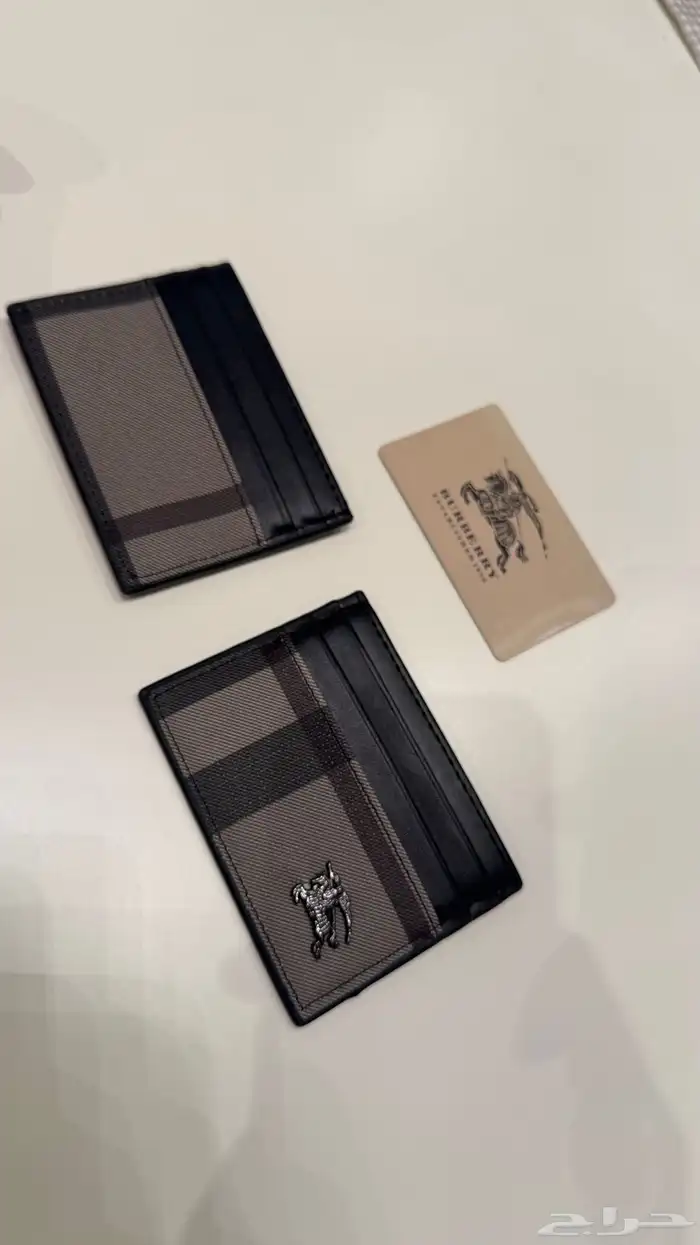 محافظ BURBERRY كوبي 1