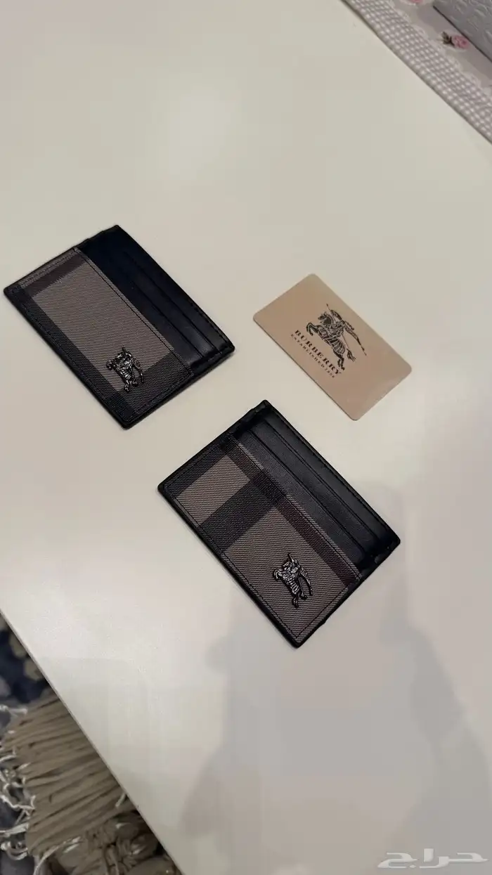 محافظ BURBERRY كوبي 0