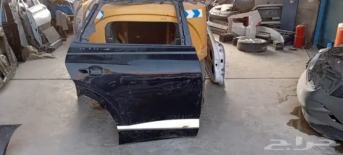 باب خلفي يمين جنسس جي في 80 1