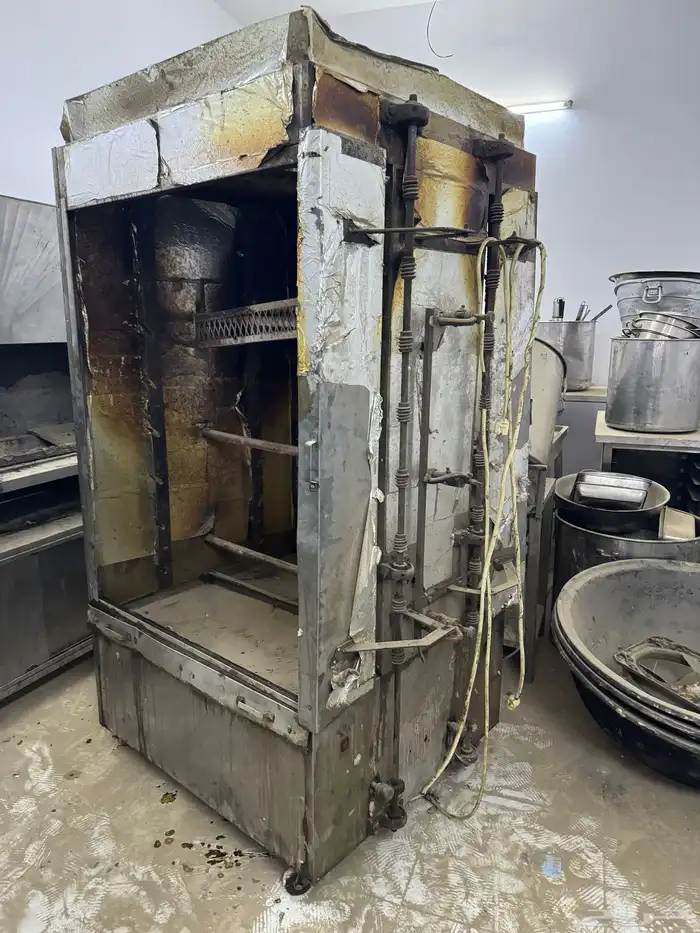 ادوات مطعم ومكينه تصنع الفشار 17