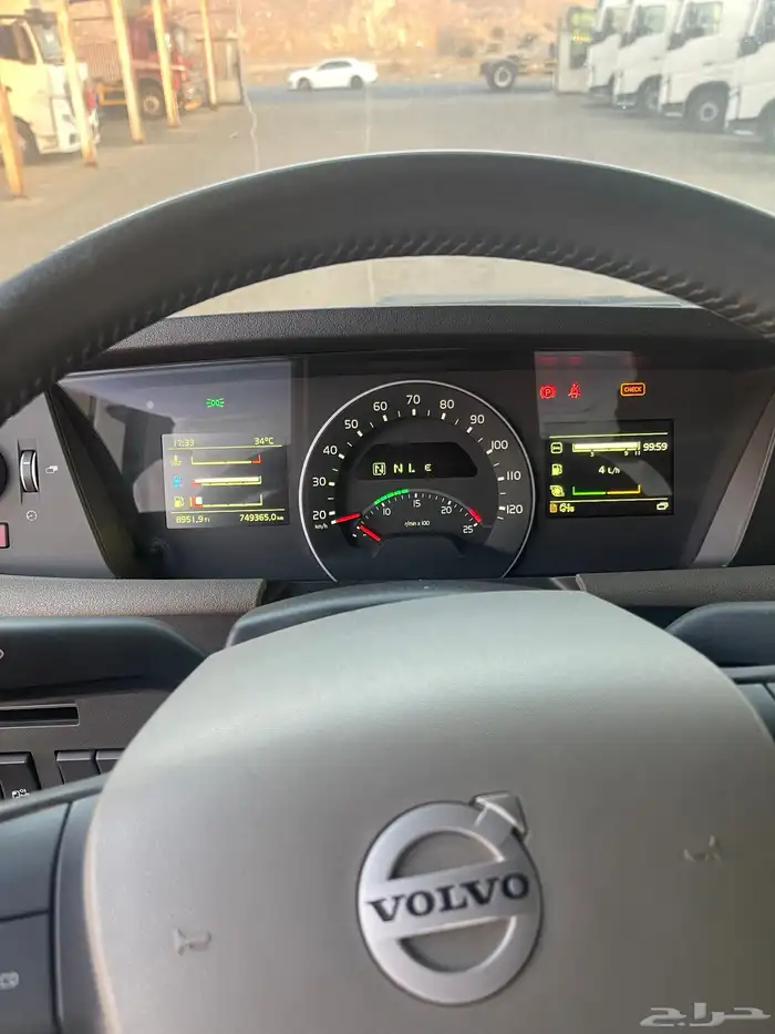 فولفو 2018 طراز 460 بطاقة جمركية 5