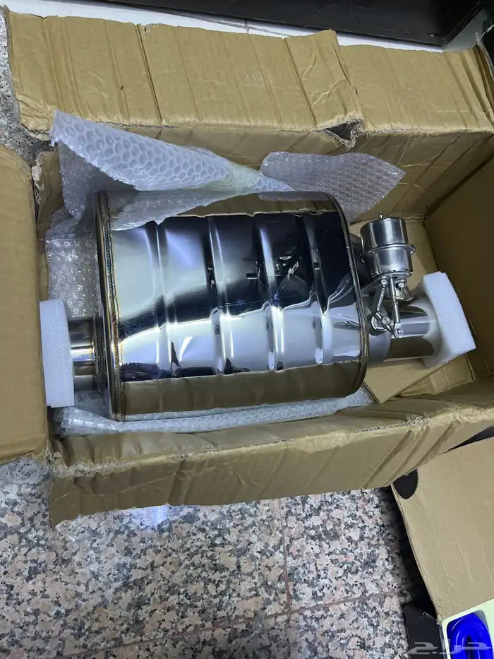 دبه اكترونيه معا كامل ملحقاتها جديده معا ريموتين 1