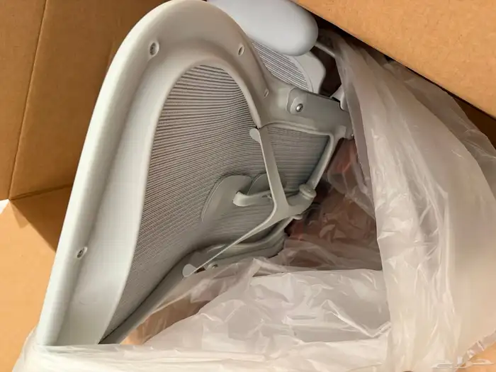 هيرمان ميلر ايرون ريماستر جديد herman miller aeron silver 12