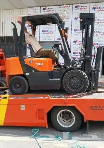 رافعات شوكية للايجار سكين 0