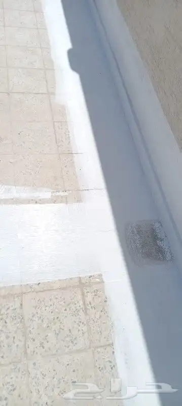 معلم ومقاول عازل الاسطوح والخزانات المائية. 6