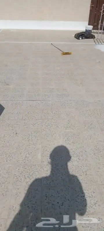 معلم ومقاول عازل الاسطوح والخزانات المائية. 5