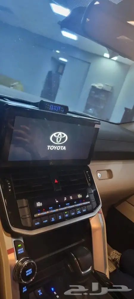 شاشة جيب لاندكروزر 24 0