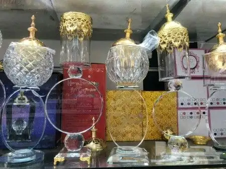 هدايا دروع بشوت مشالح سيوف 24