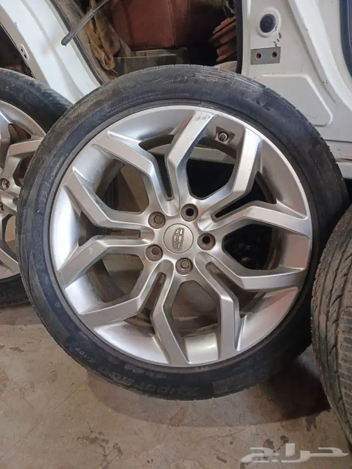طقم جنوط معا الاستبني 5 المقاس 245 45 18 2