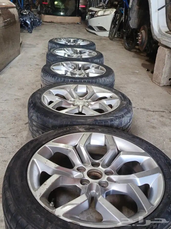 طقم جنوط معا الاستبني 5 المقاس 245 45 18 6