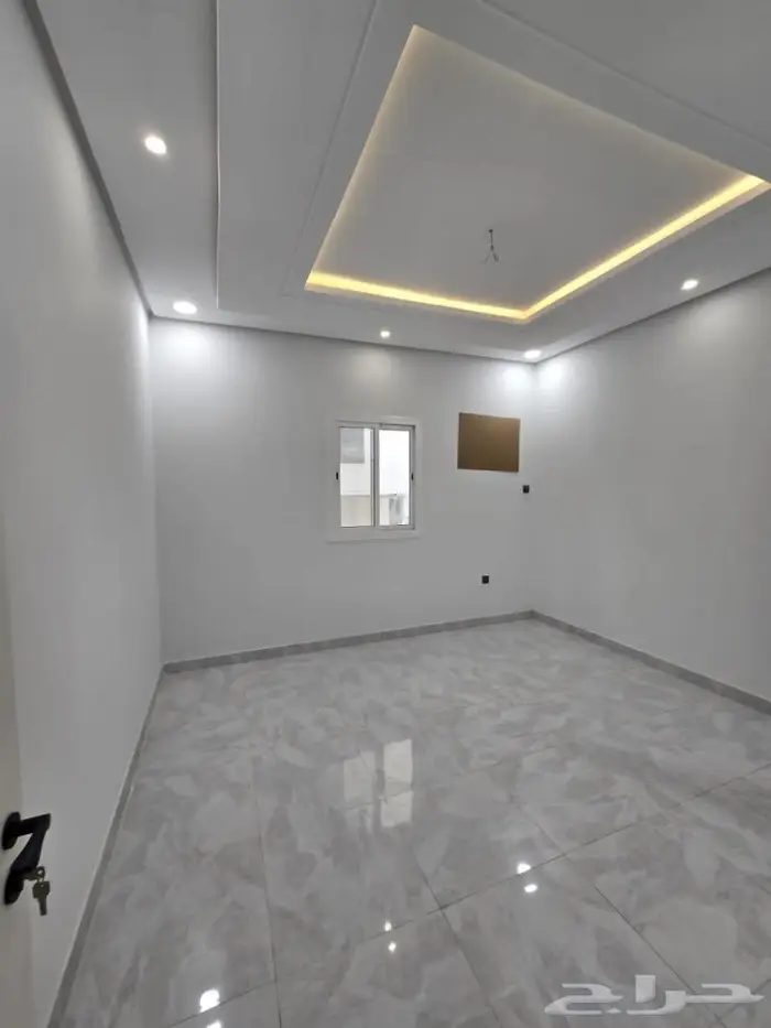 شقه فاخره للبيع بحي ام الكتاد الشوقيه 2