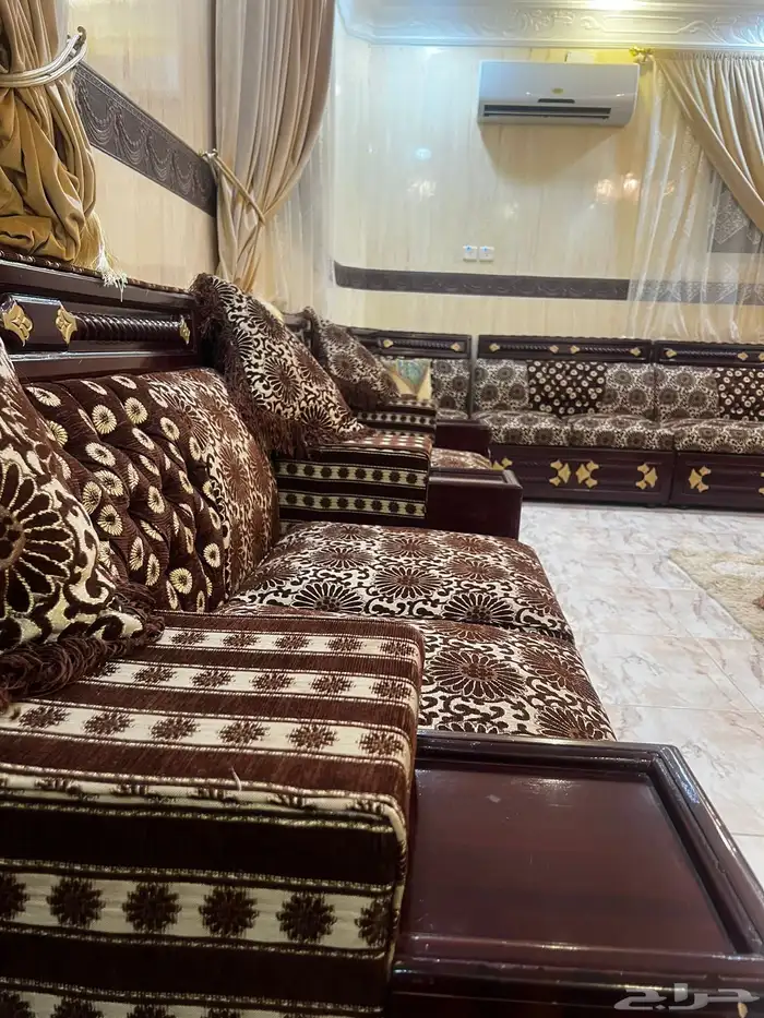 كنب مجلس نظيف جدا للبيع 4