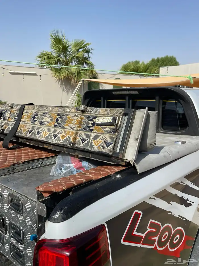 طبق ميستوبيشي l200 المطور شرايح مع اضائه داخليه وعازل 3