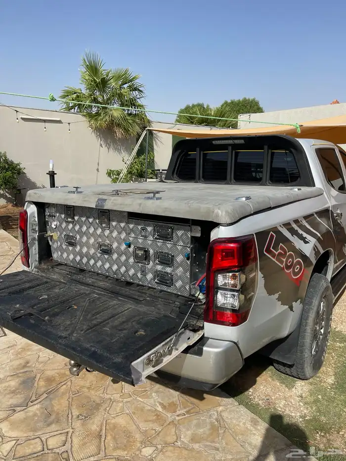 طبق ميستوبيشي l200 المطور شرايح مع اضائه داخليه وعازل 9