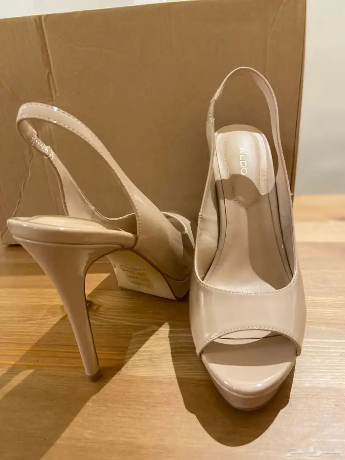 كعب شبه جديد 0