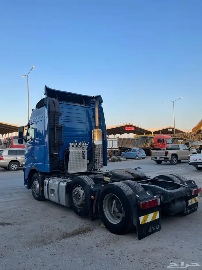 راس شاحنة فولفو 2005 بطاقة جمركية 8