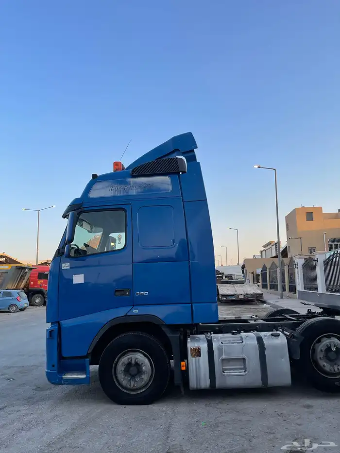 راس شاحنة فولفو 2005 بطاقة جمركية 2